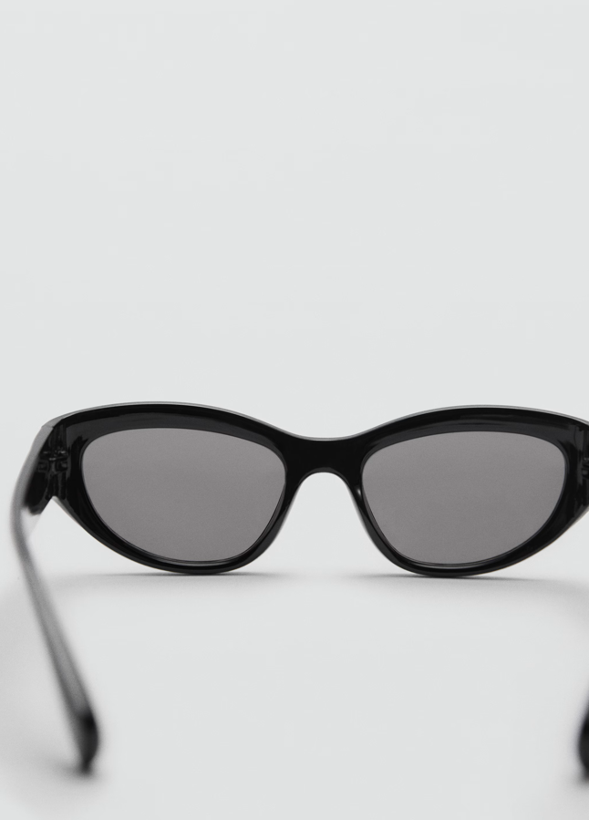 Eclipse Noir Oval Sunglasses