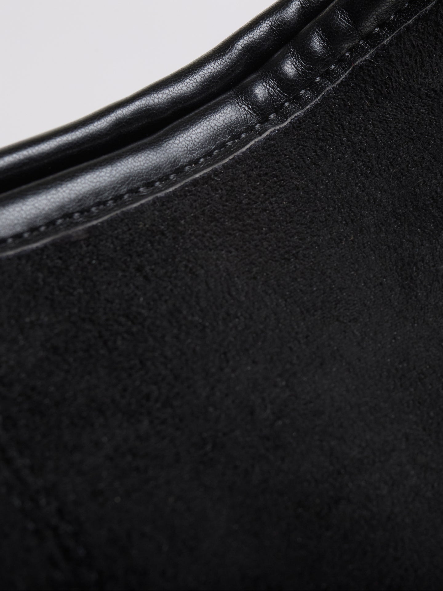 Elegante vegane Leder-Halbmond-Tasche