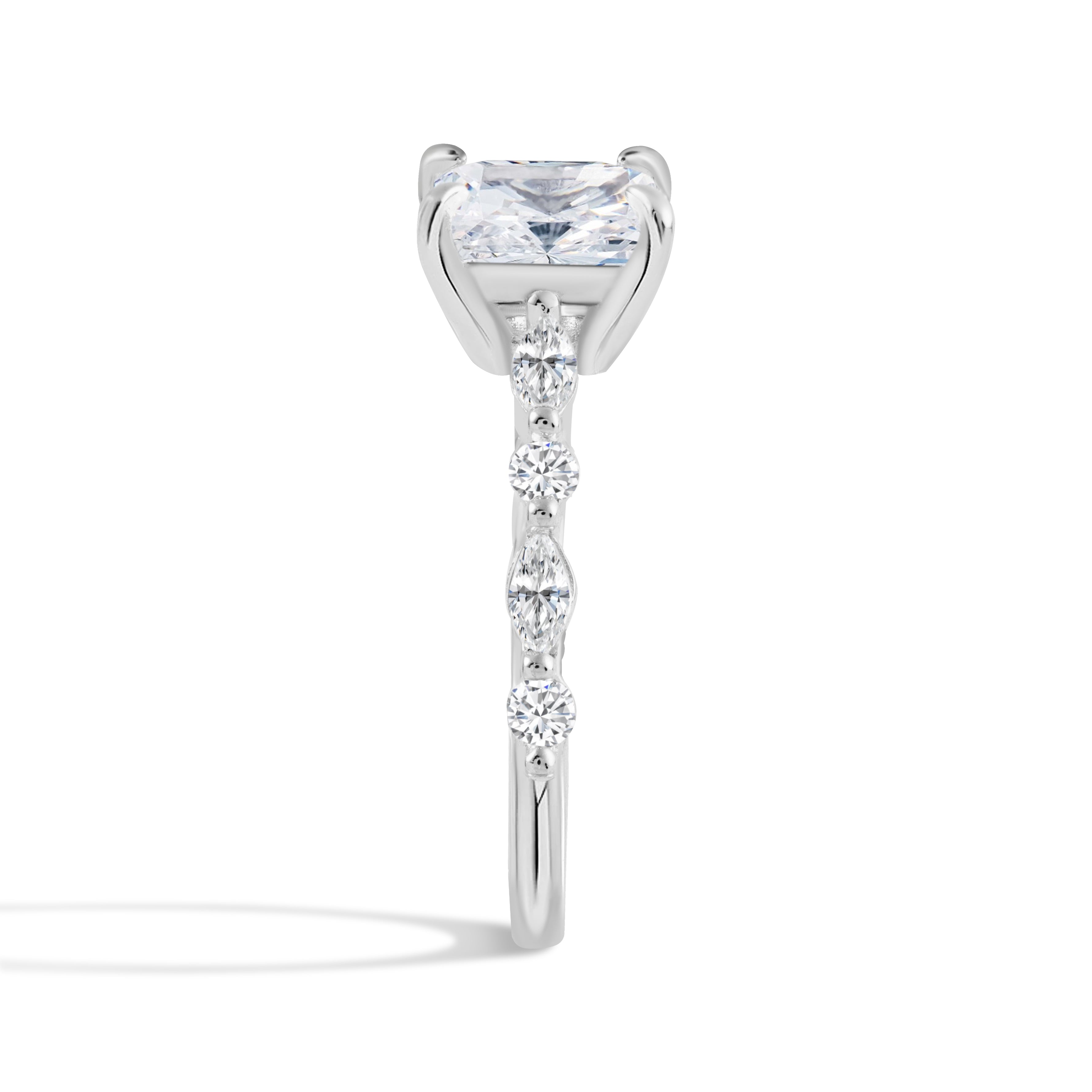 Ewige Gnade Moissanite Verlobungsring aus Sterlingsilber