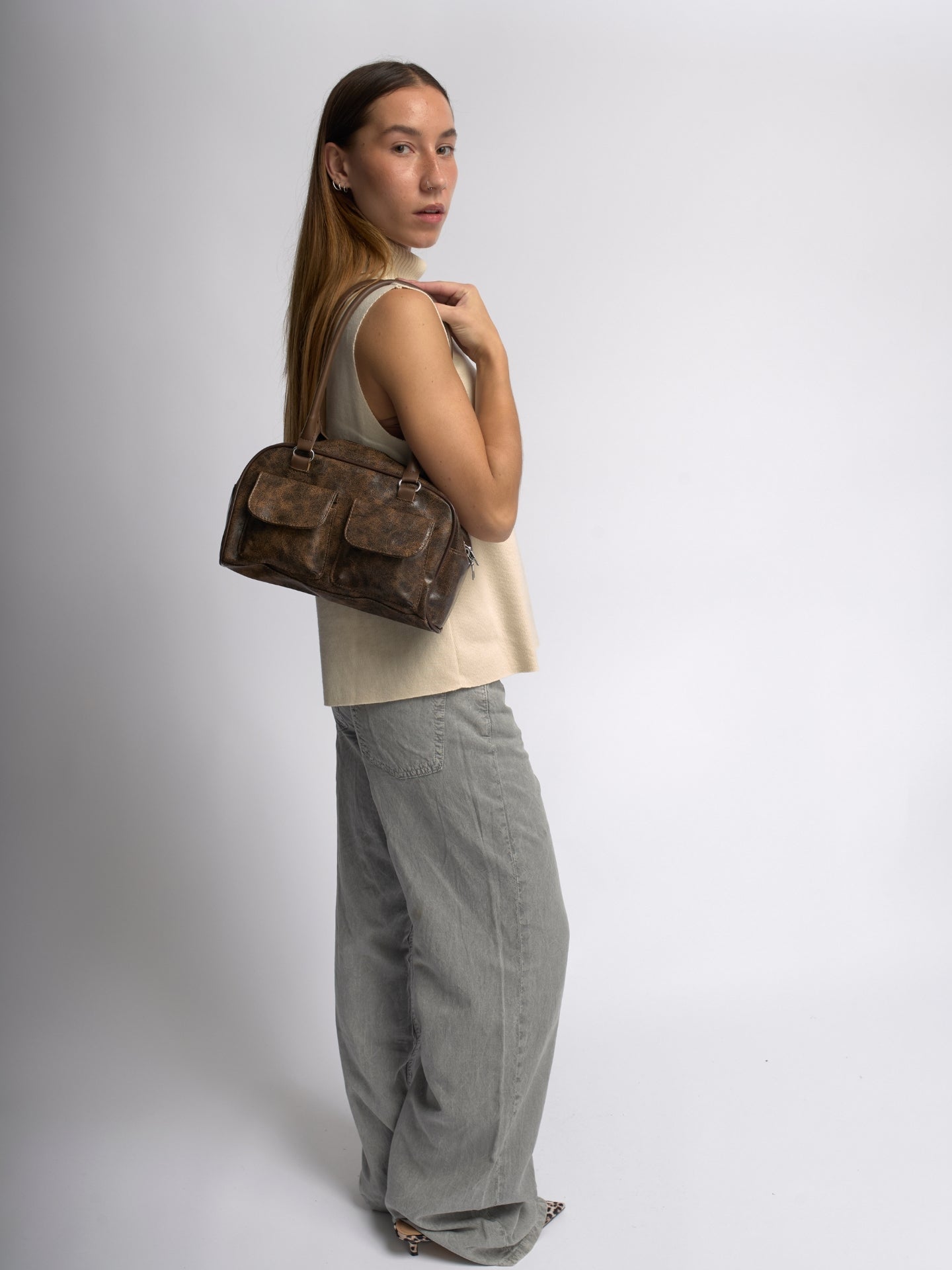 Städtische elegante, abgenutzte Leder-Schultertasche
