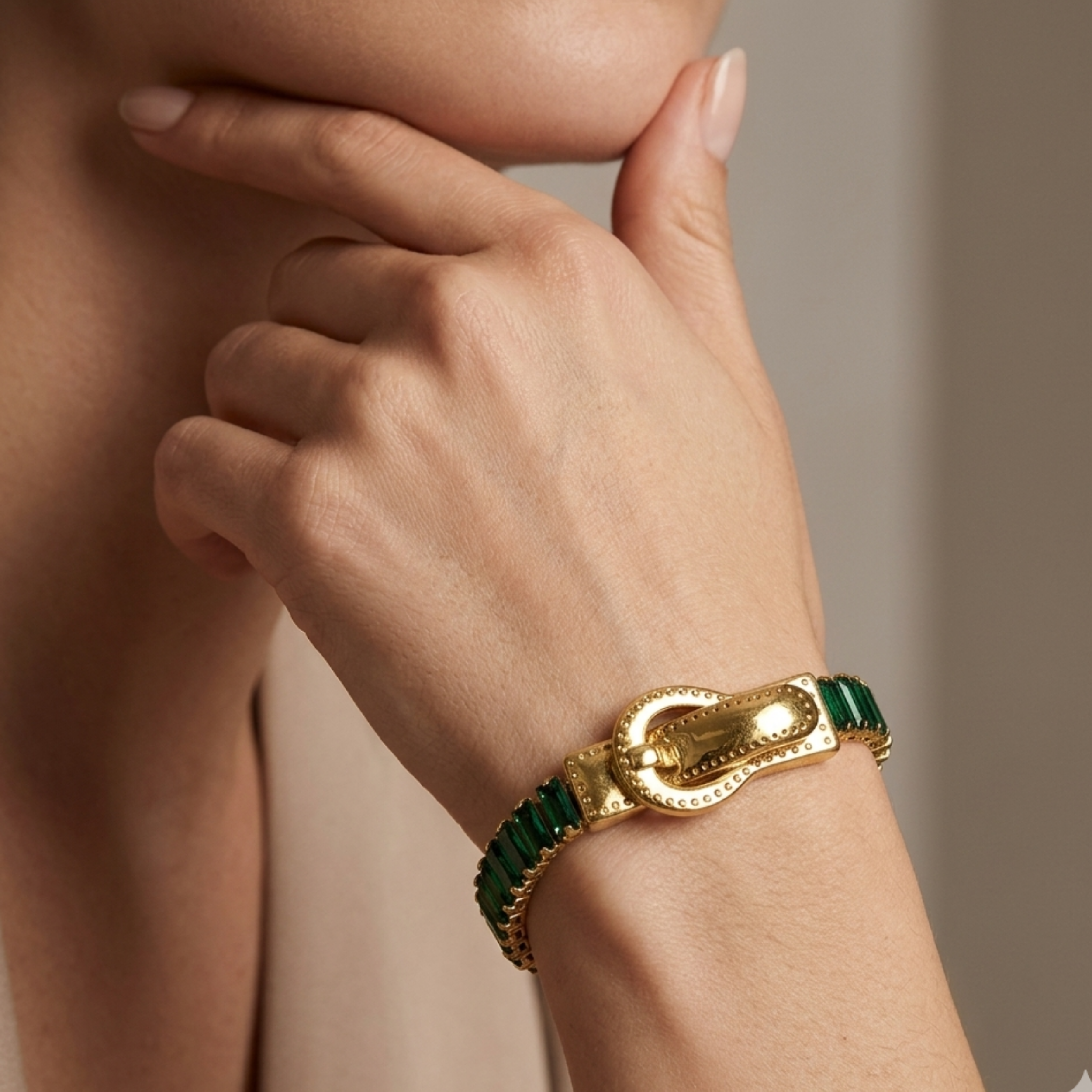 Zephyra Baguette Emerald Bracelet