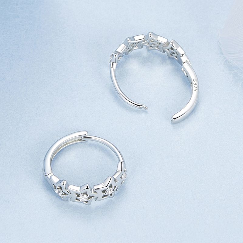 Stellar Shine Stern Huggie Hoop Ohrringe