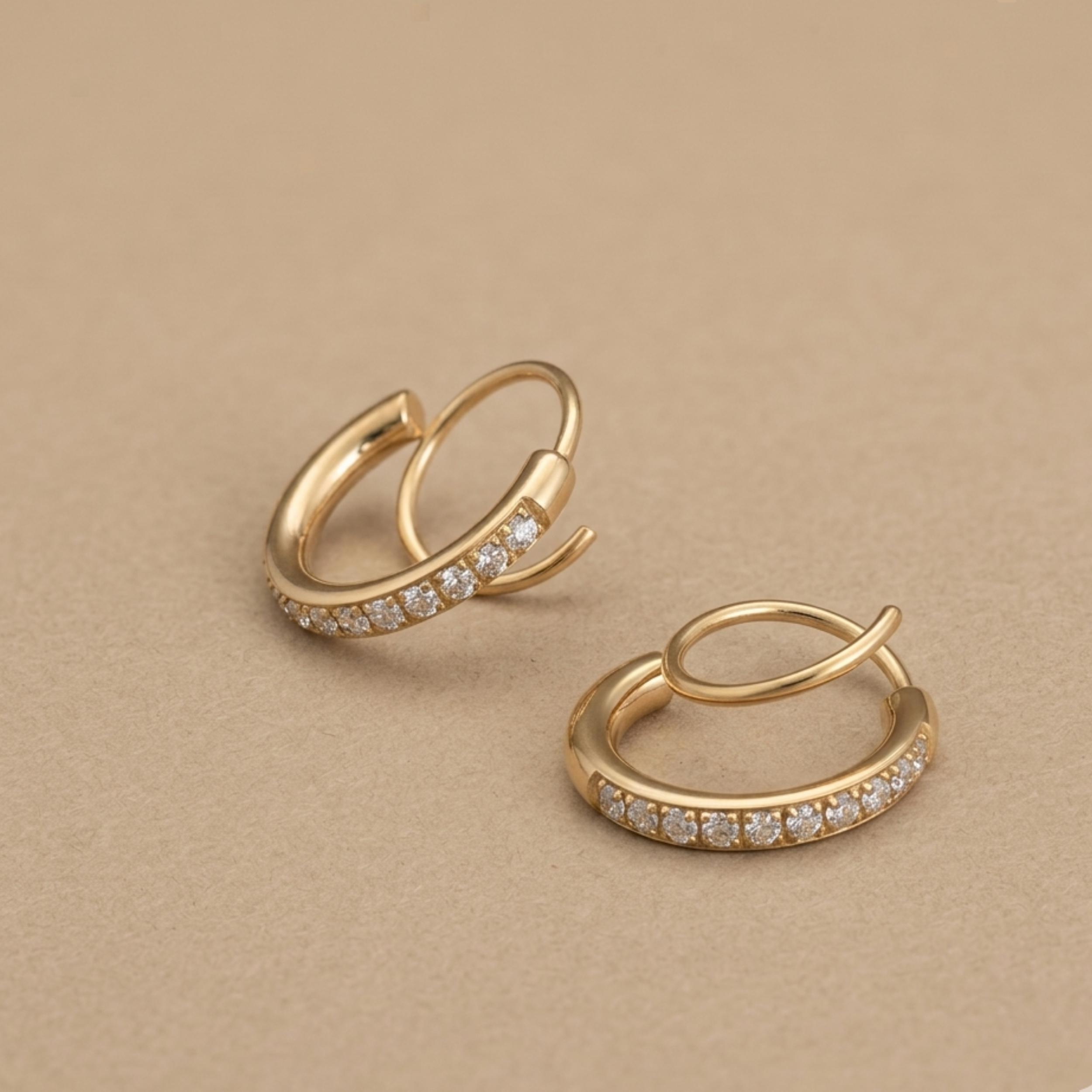 Lyra Geschwungene Embrace Luxe Ohrringe