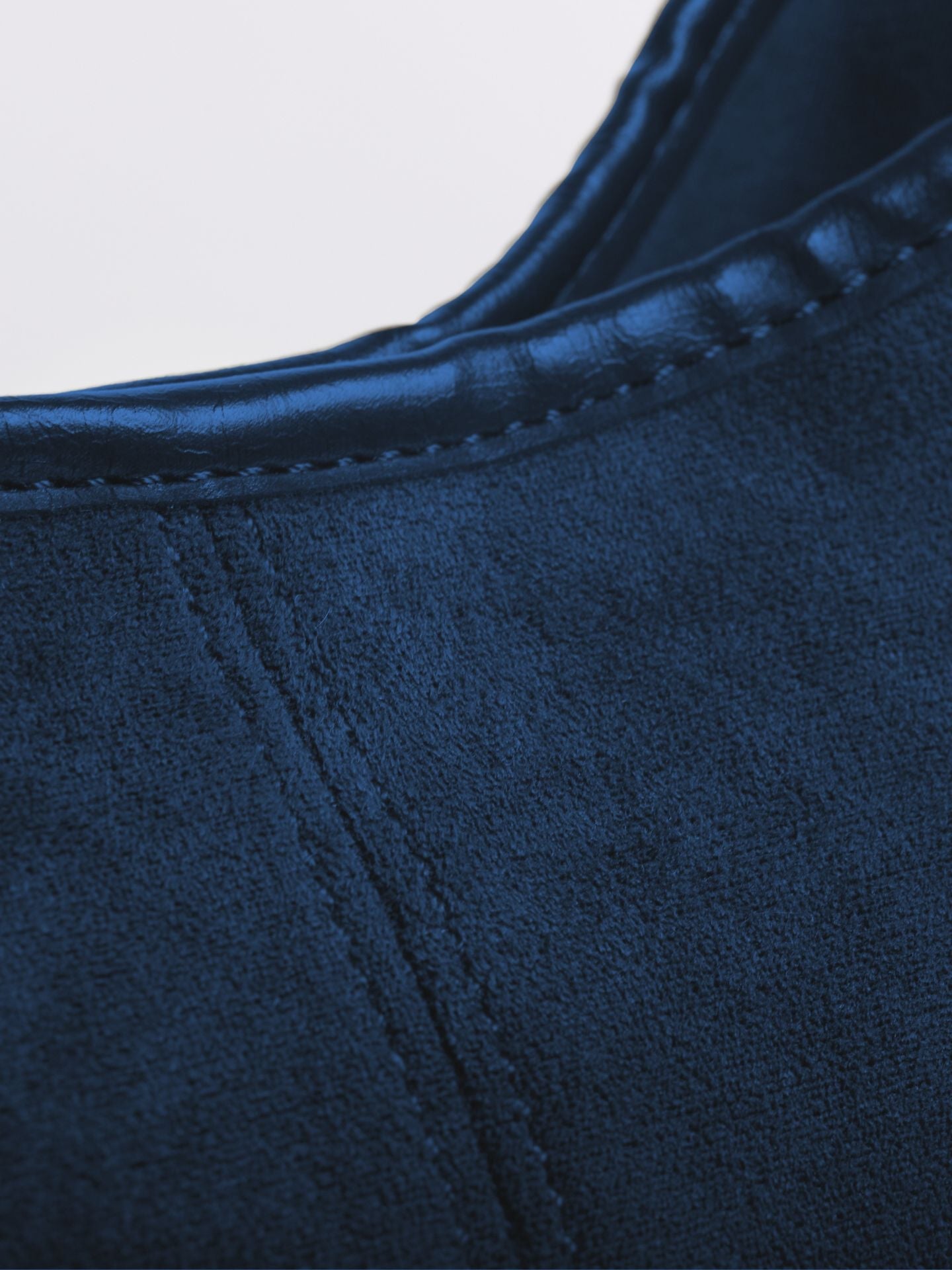 Elegante vegane Leder-Halbmond-Tasche