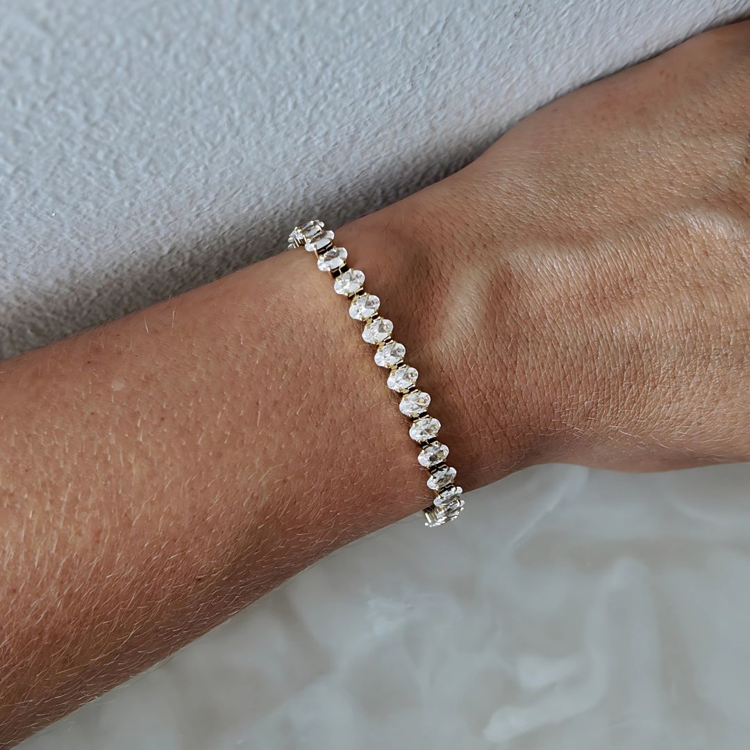 Goldplattiertes Kristall-Tennisarmband – Adalyn Oval Eleganz