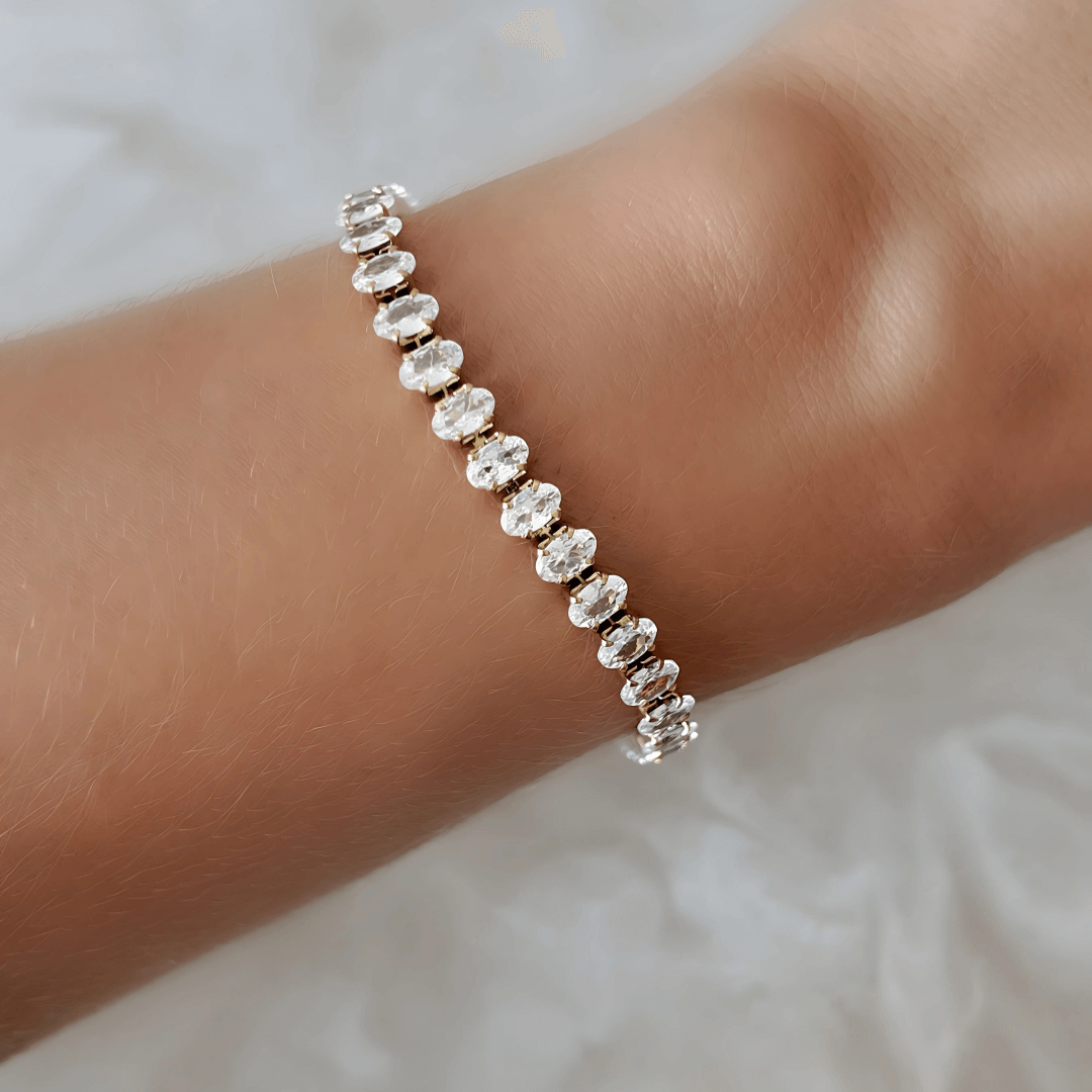 Goldplattiertes Kristall-Tennisarmband – Adalyn Oval Eleganz