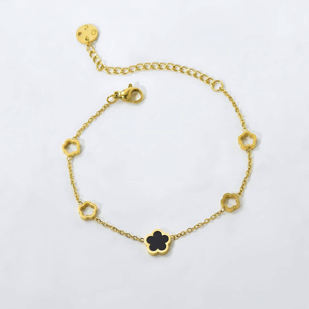 Goldplattierte Fünf-Klee-Anhänger-Armband – Eleganter Muschel- und Hohlcharme
