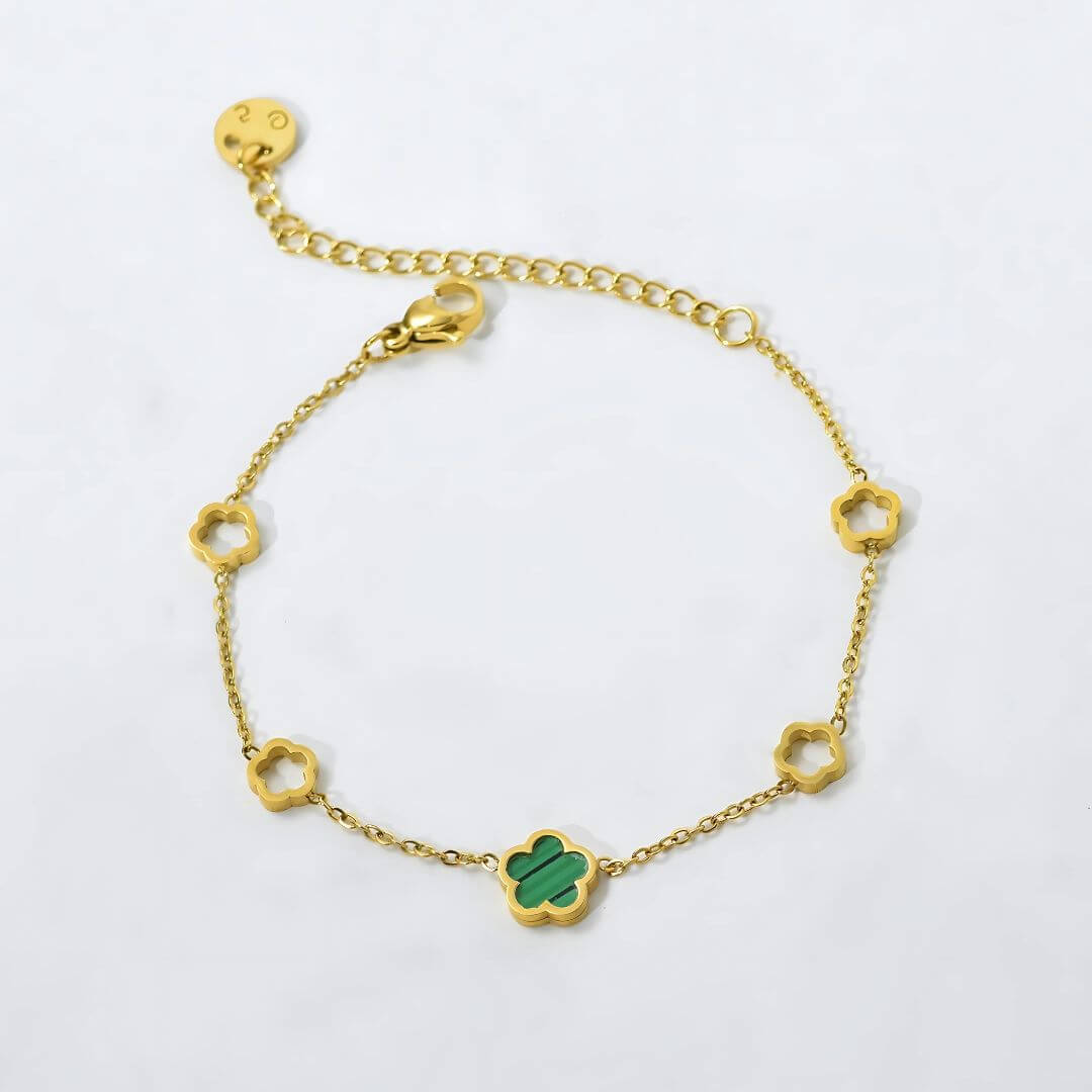 Goldplattierte Fünf-Klee-Anhänger-Armband – Eleganter Muschel- und Hohlcharme