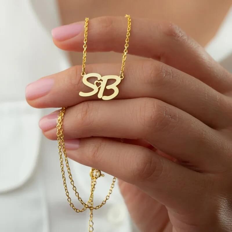 Personalisierte Siara Herz Initial Halskette – Individueller Gold- und Silberherzanhänger