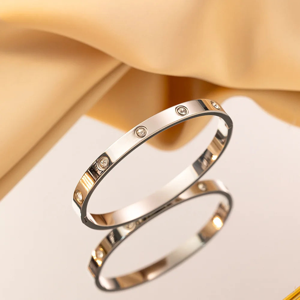 Elegantes vergoldetes Armband – Zeitloser Schmuck für jeden Anlass