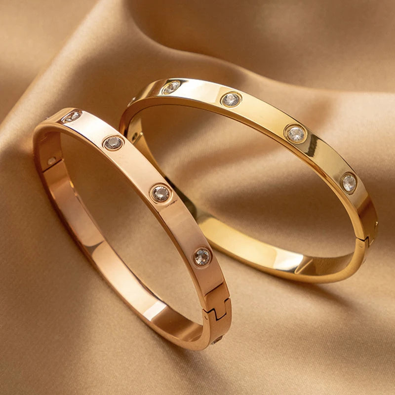 Elegantes vergoldetes Armband – Zeitloser Schmuck für jeden Anlass