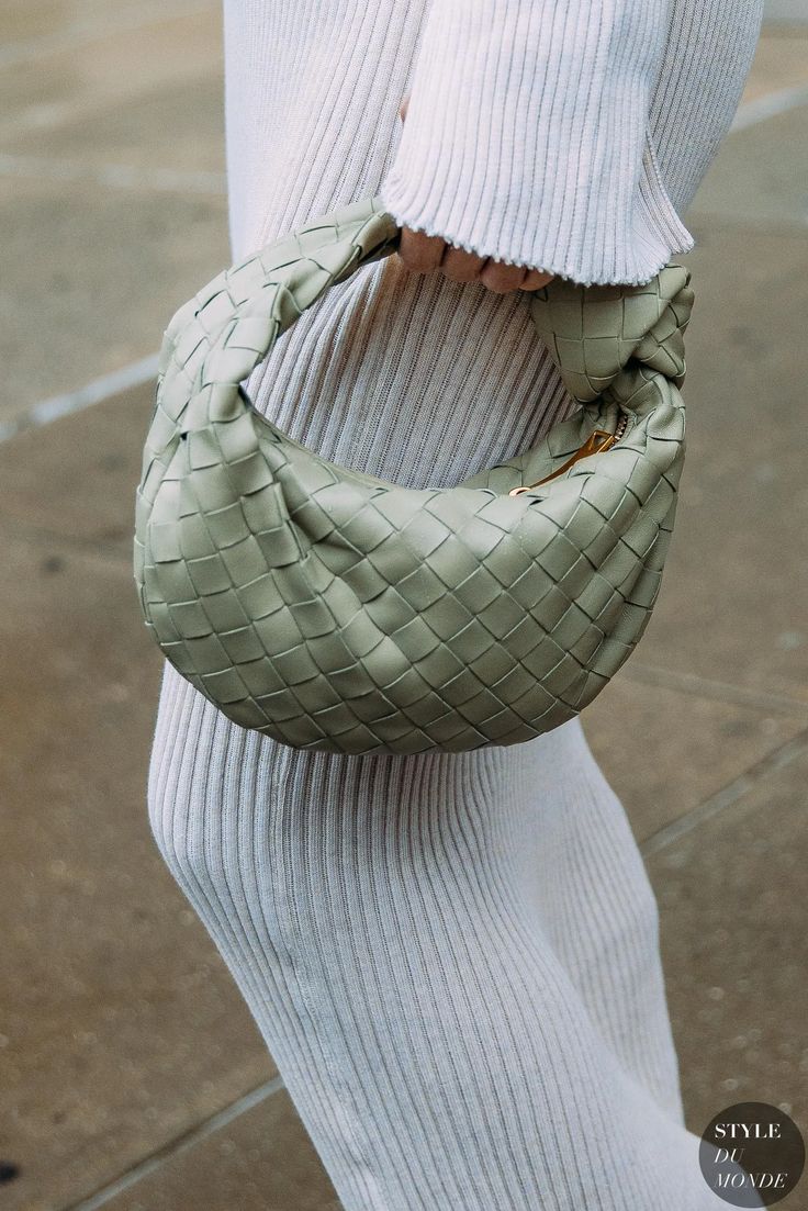 Aurelle Gewebte Midi-Tasche