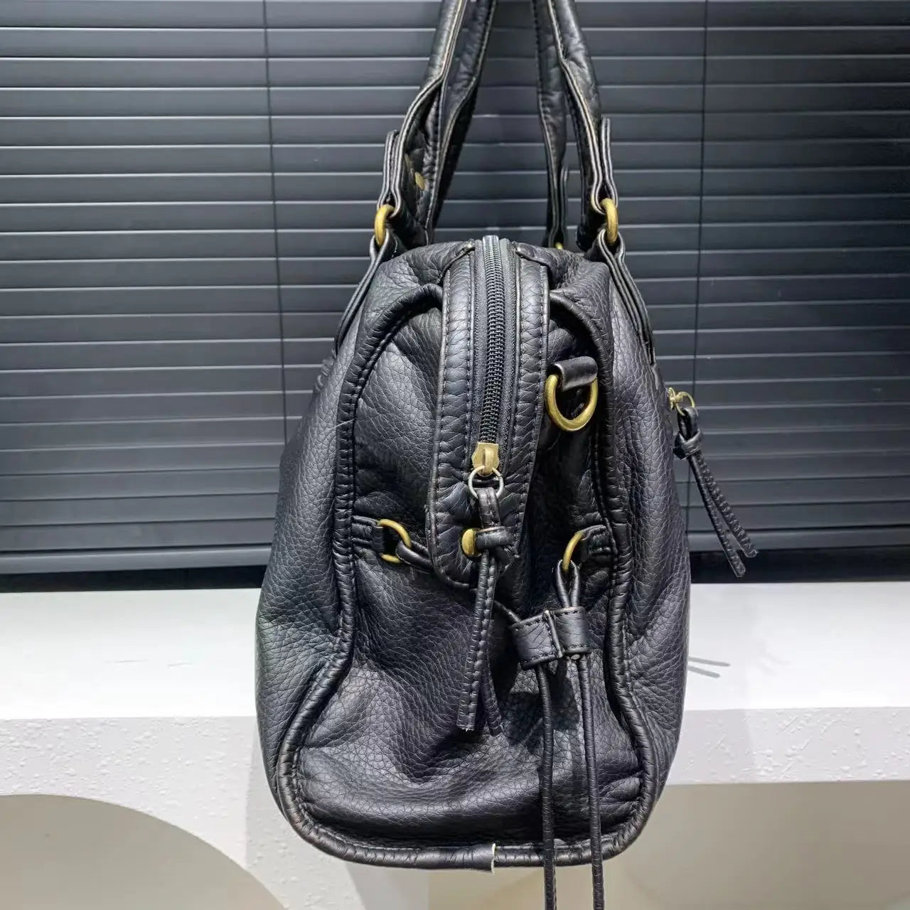 Celeste Klassische Handtasche – Elegant und Langlebig
