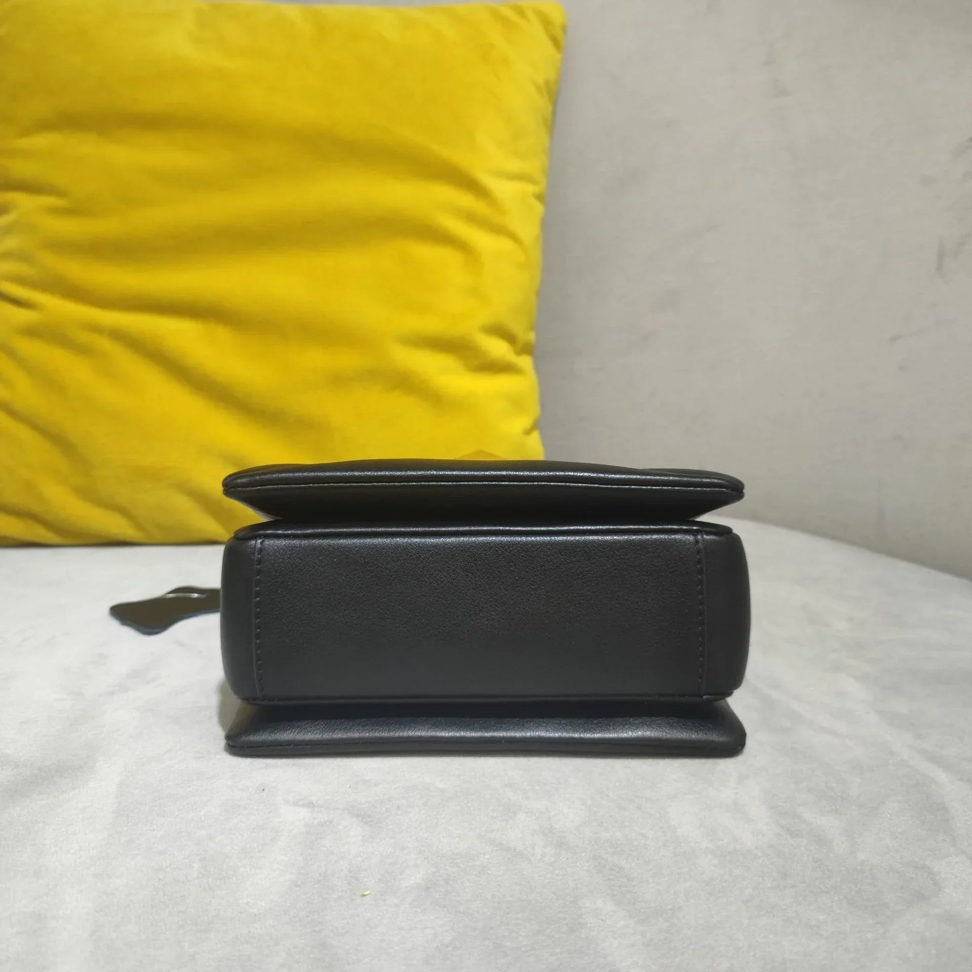 Urbane Eleganz Convertible Leder Umhängetasche