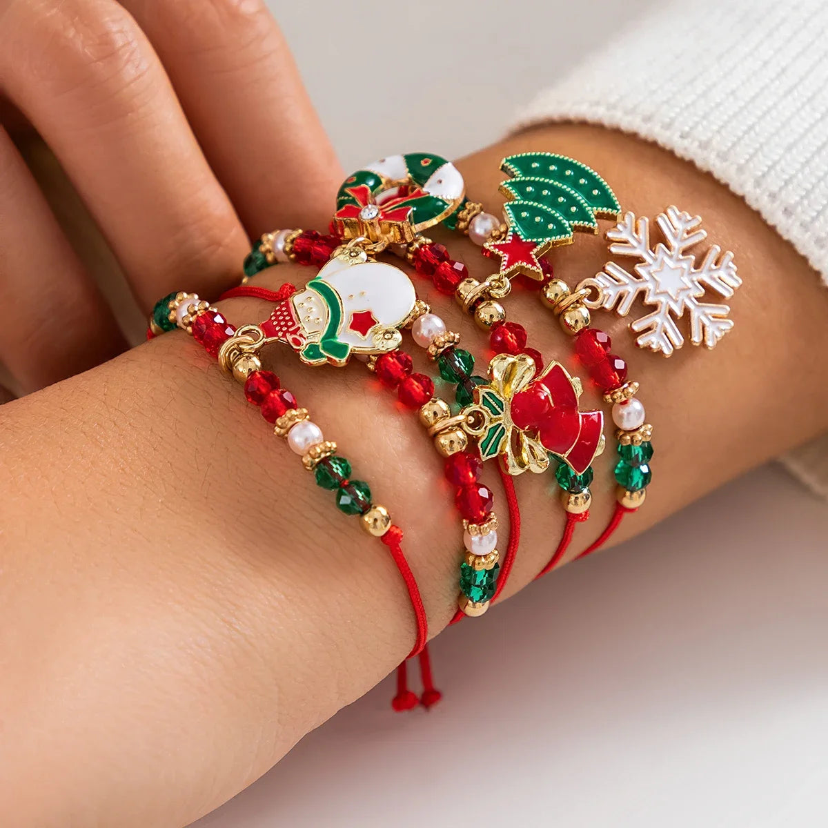 Niedliches mehrlagiges Weihnachtsarmband