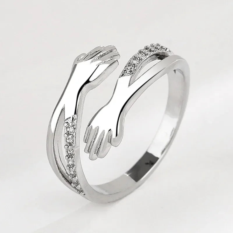 Personalisierter Diamant-Schliff-Hug-Ring mit individueller Nachricht