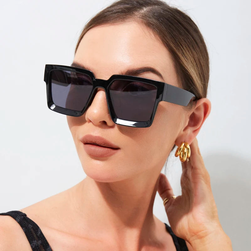 Ewige Eleganz Quadrat 70er-Jahre-inspirierte biobasierte Sonnenbrille