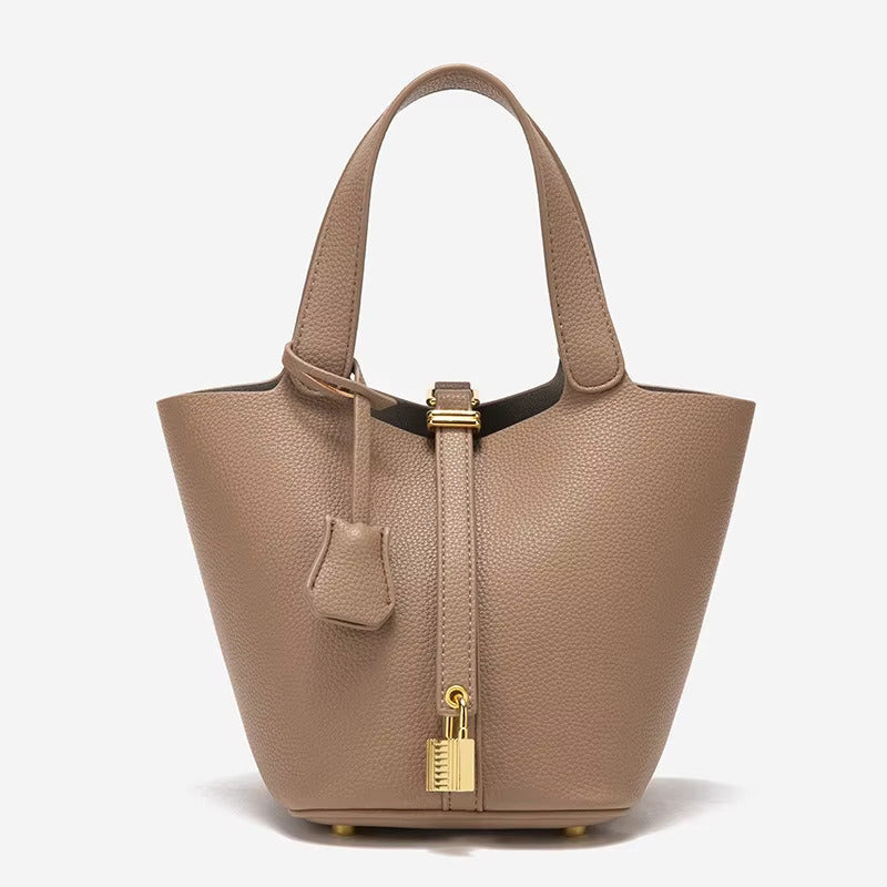 Beuteltasche aus veganem Leder