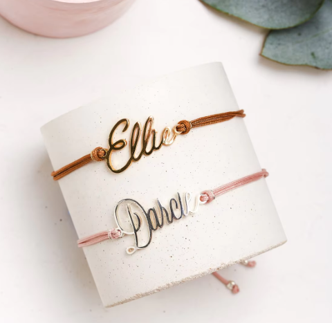 Personalisierbares Armband aus Edelstahl mit farbigem Seil