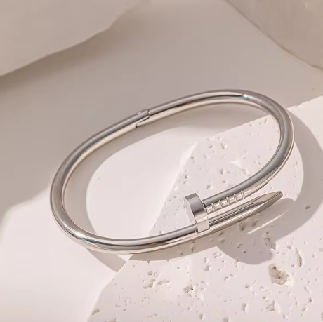 Strahlender Nagelstil, nicht verblassend und hochwertiges Armband