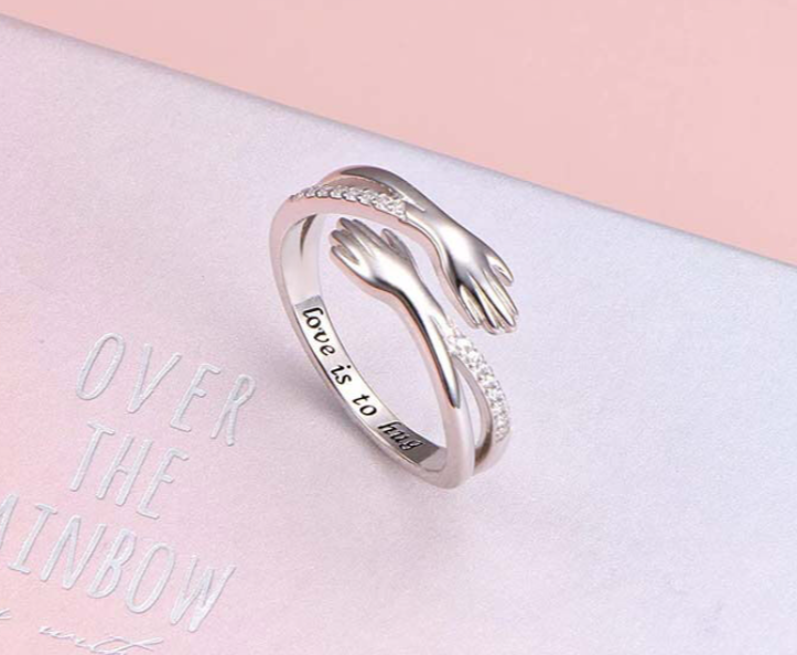 Personalisierter Diamant-Schliff-Hug-Ring mit individueller Nachricht