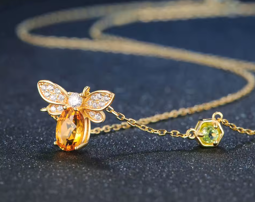 Goldene Honigbienen-Anhänger-Halskette
