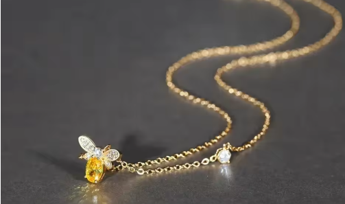 Goldene Honigbienen-Anhänger-Halskette
