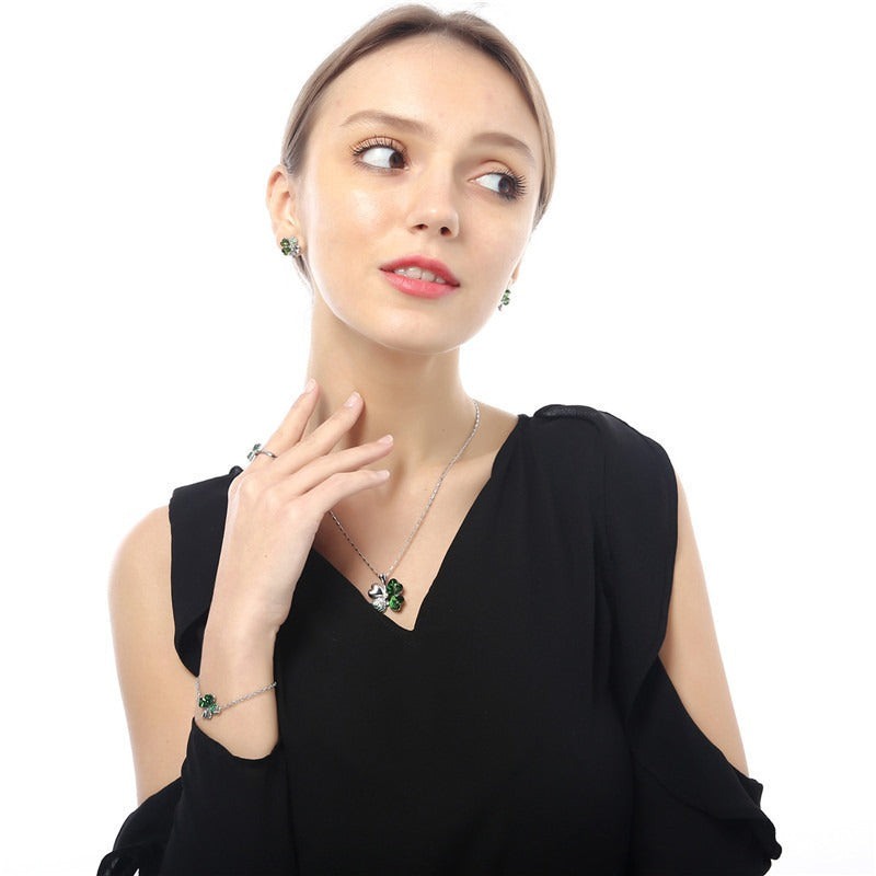 Verzauberte vierblättrige Kleeblatt-Armband aus Sterlingsilber