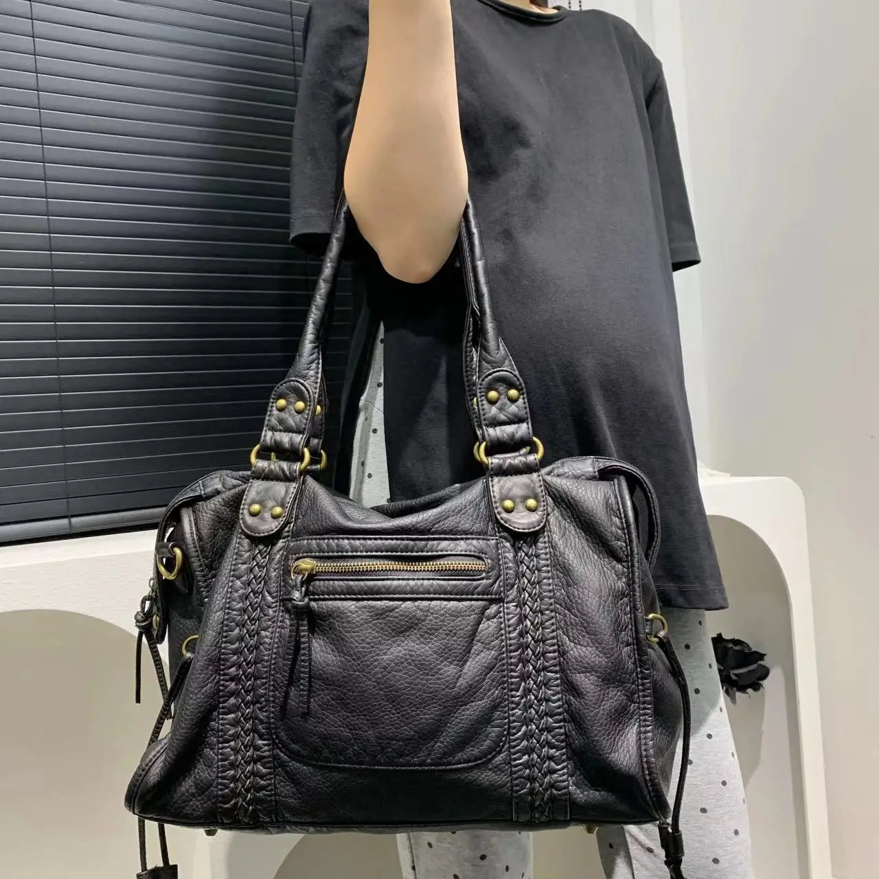 Celeste Klassische Handtasche – Elegant und Langlebig