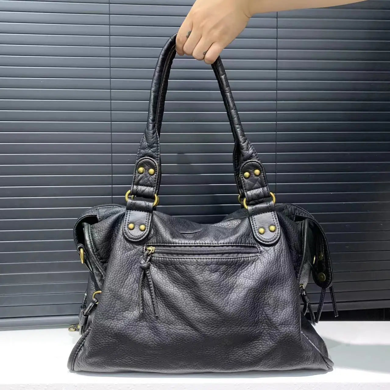 Celeste Klassische Handtasche – Elegant und Langlebig