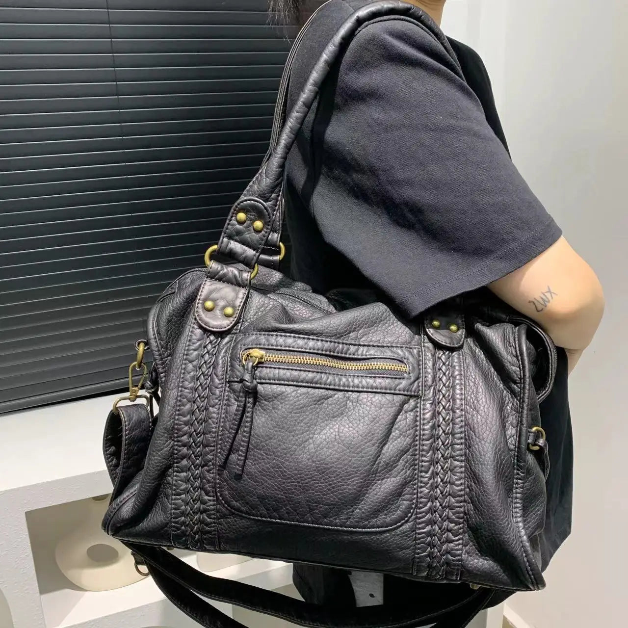 Celeste Klassische Handtasche – Elegant und Langlebig