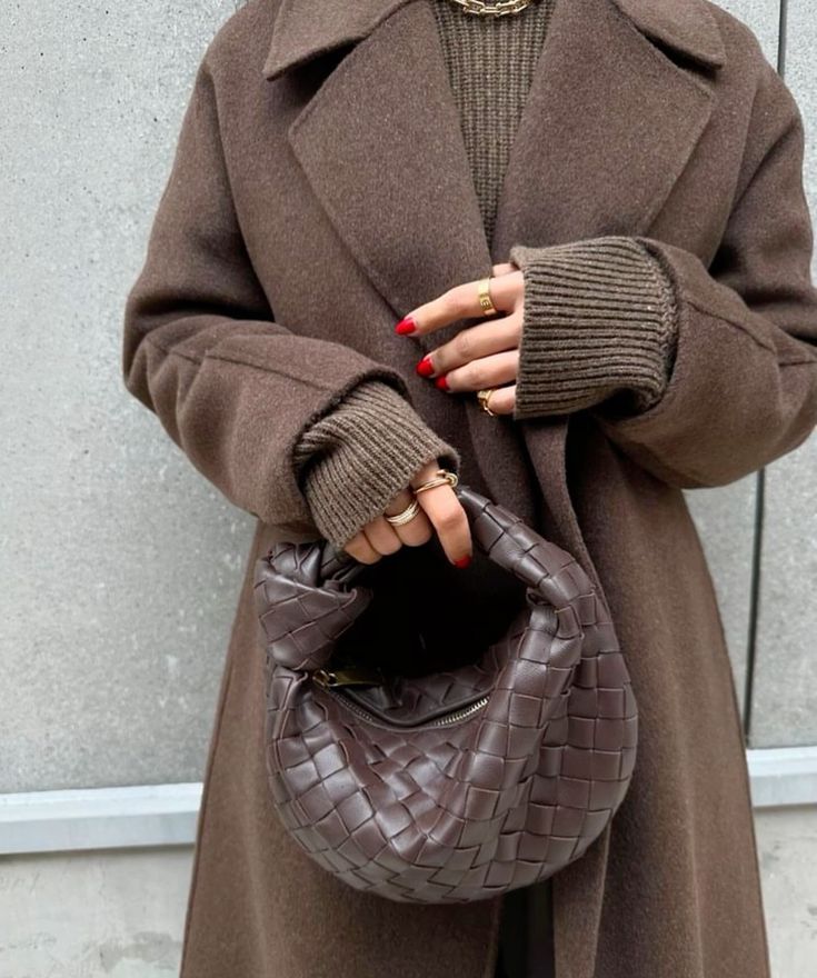 Aurelle Gewebte Midi-Tasche
