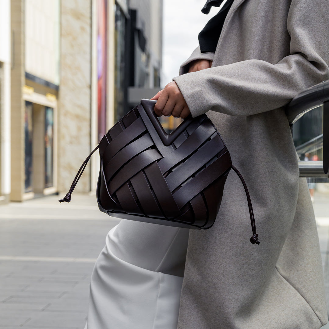 Schicke Geflochtene Lederhandtasche für Legere und Formelle Looks