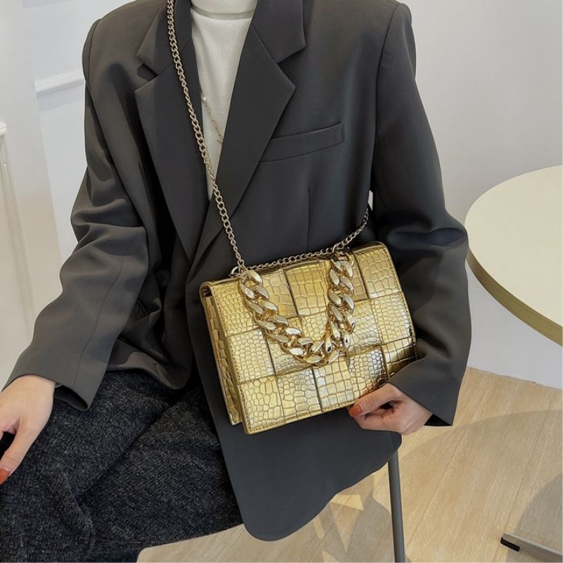 Elegant Crocodile Leather Crossbody Styled Bag – Stylish and Practical for Every Occasion