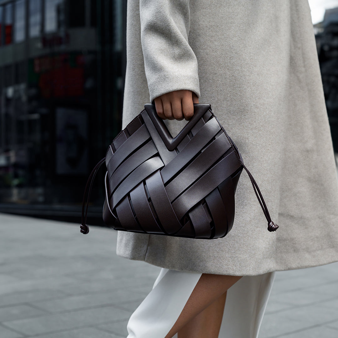 Schicke Geflochtene Lederhandtasche für Legere und Formelle Looks