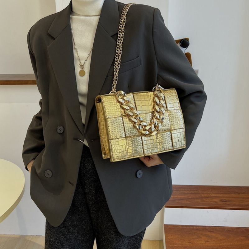 Elegant Crocodile Leather Crossbody Styled Bag – Stylish and Practical for Every Occasion