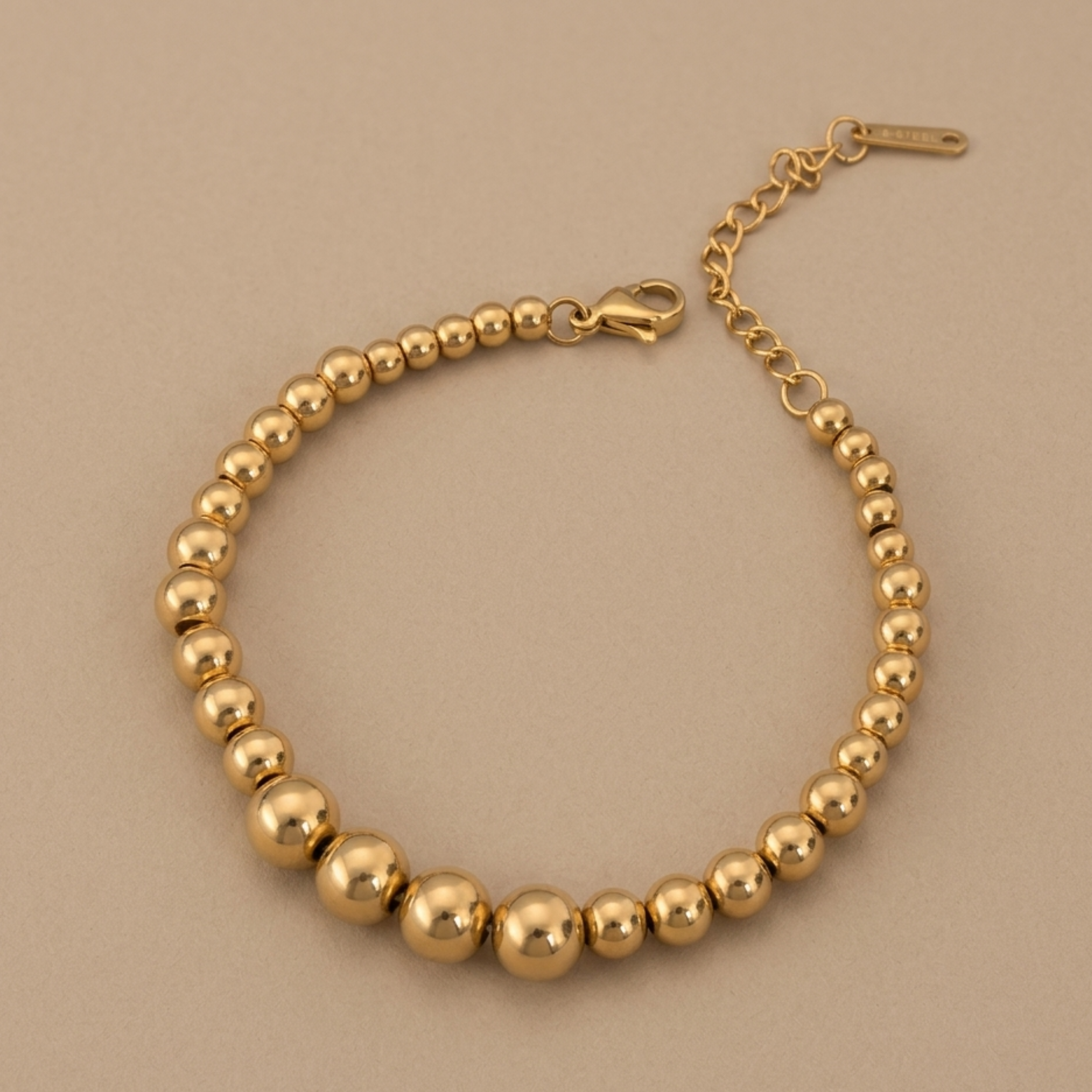 Calira Golden Sphere Armband