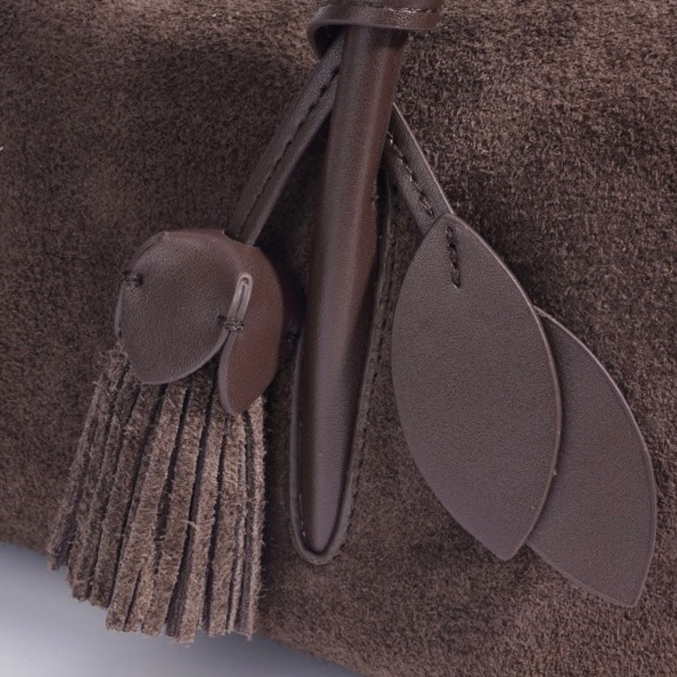 Amaranthe Echtleder Quasten-Anhänger Schulterkissen Tasche