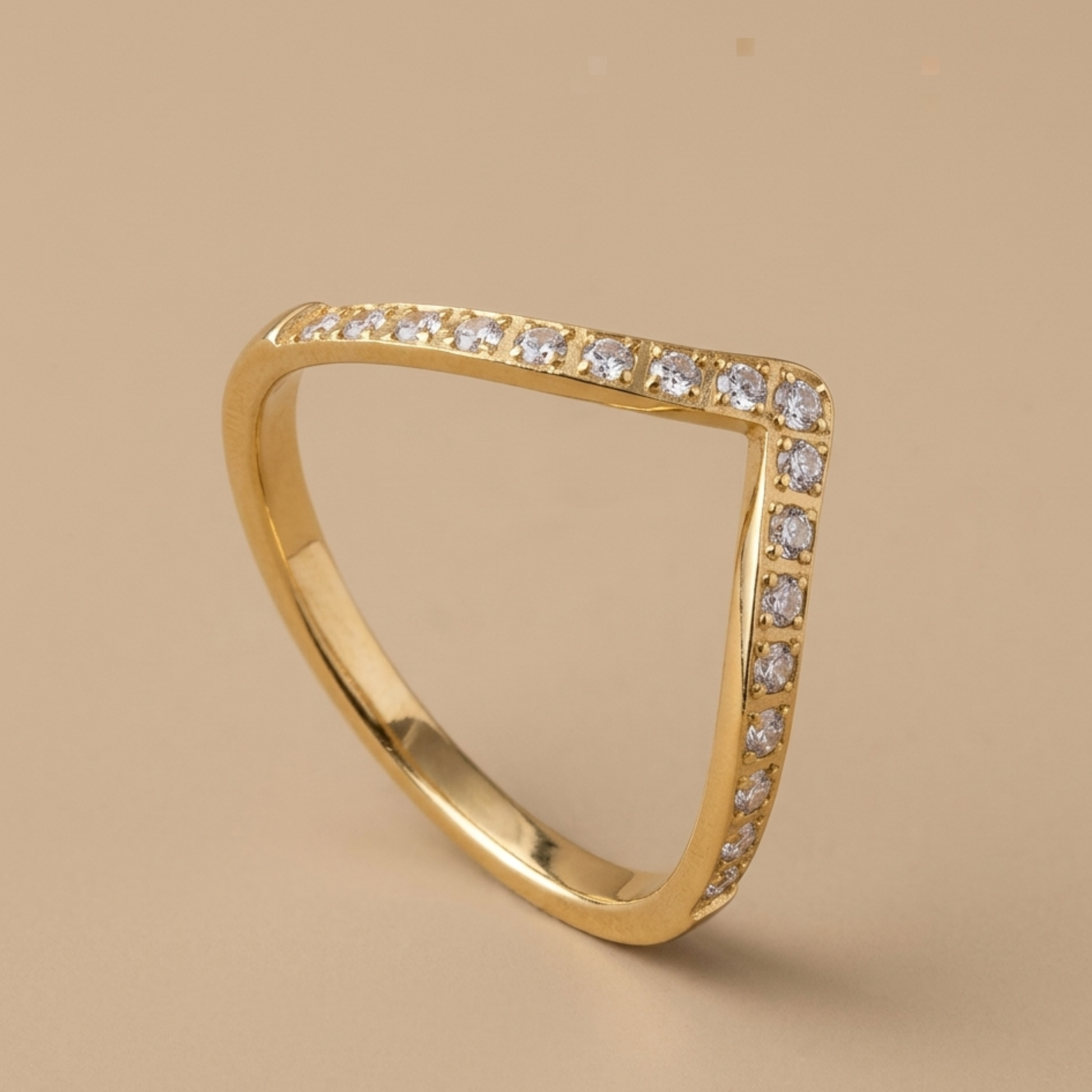 Dione Moderner Chevron-Ring