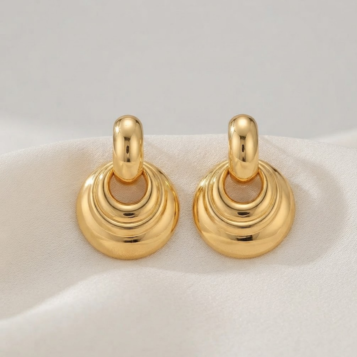 Avenoir Stud Earrings