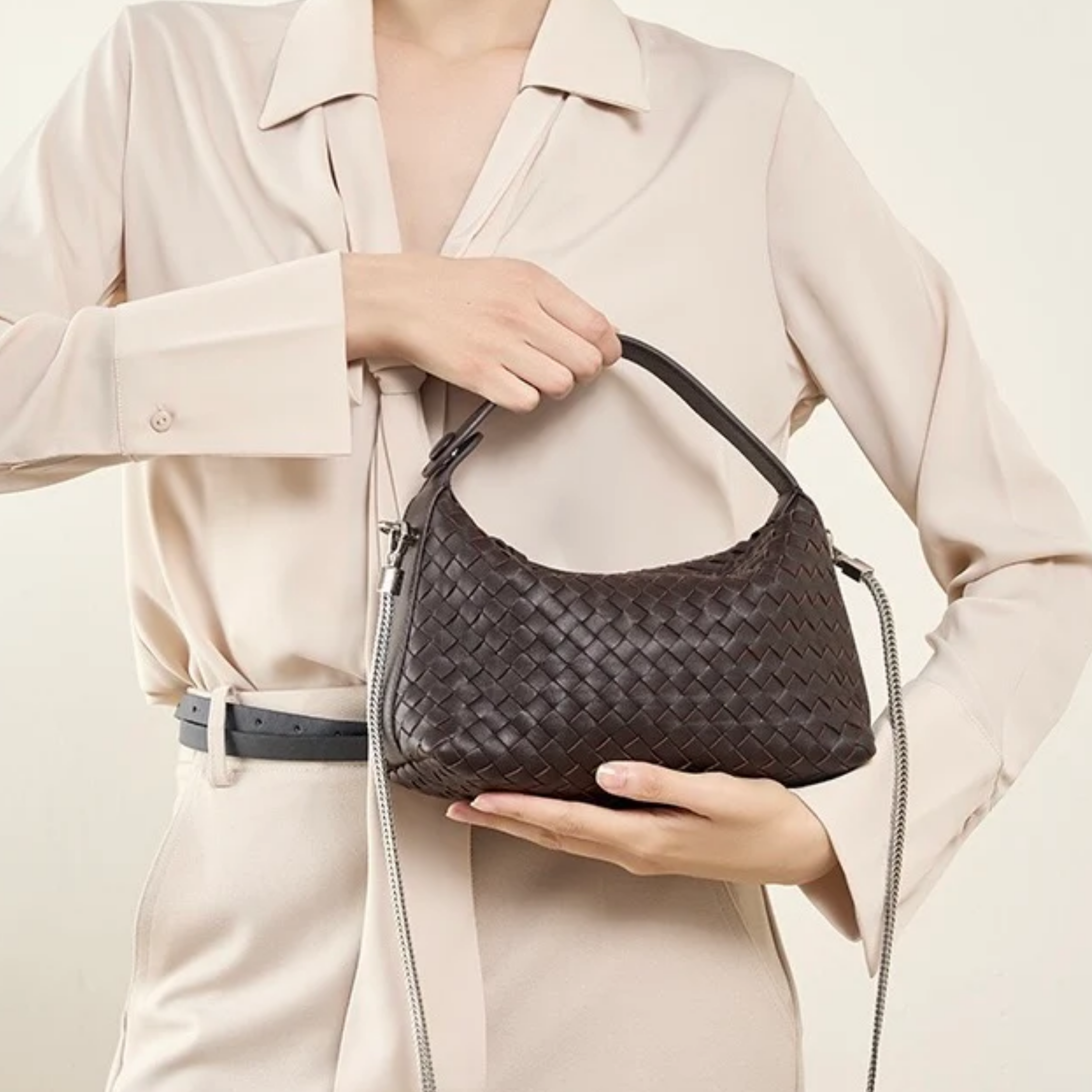 Elaréa Echt Lammfell Leder Geflochtene Clutch mit Kettenriemen