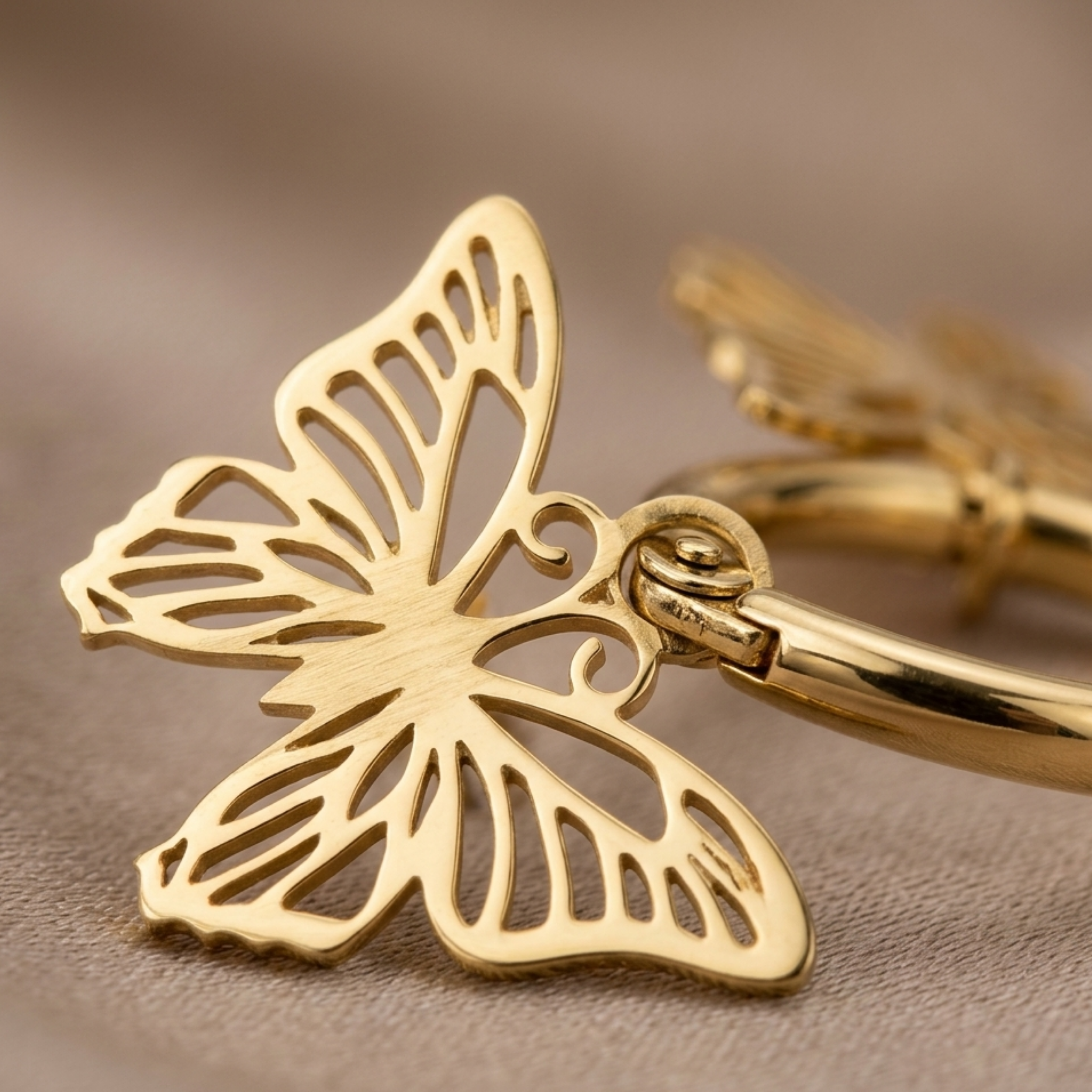 Elysia Butterfly Creolen Ohrringe