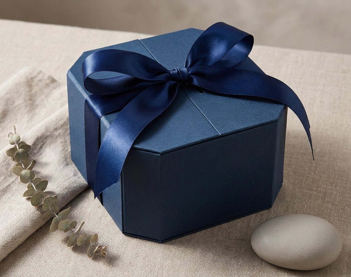Ariadné Premium Gift Box - Navy - props