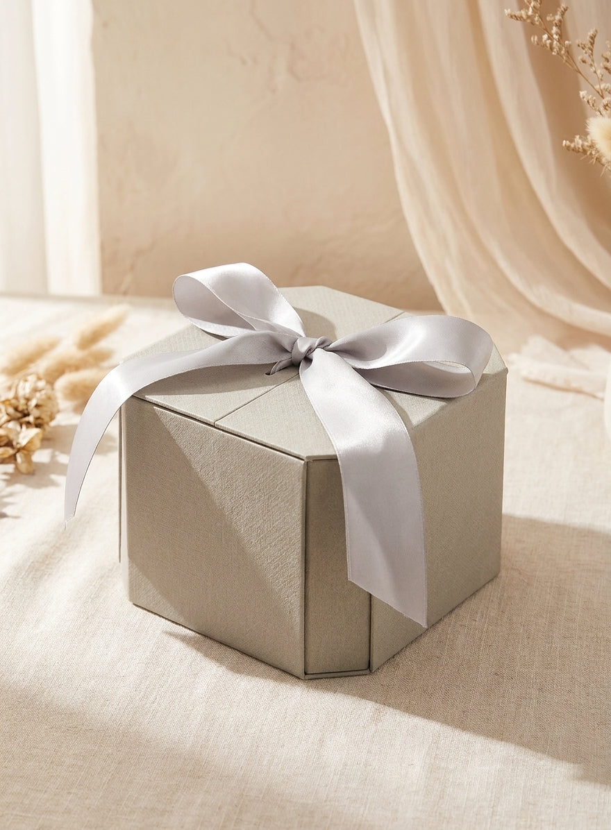 Ariadné Premium Gift Box - Grey - editorial