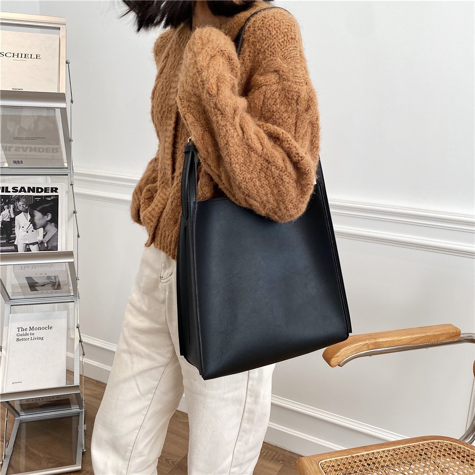 Alora Cuadrado Minimalist Crossbody Tote