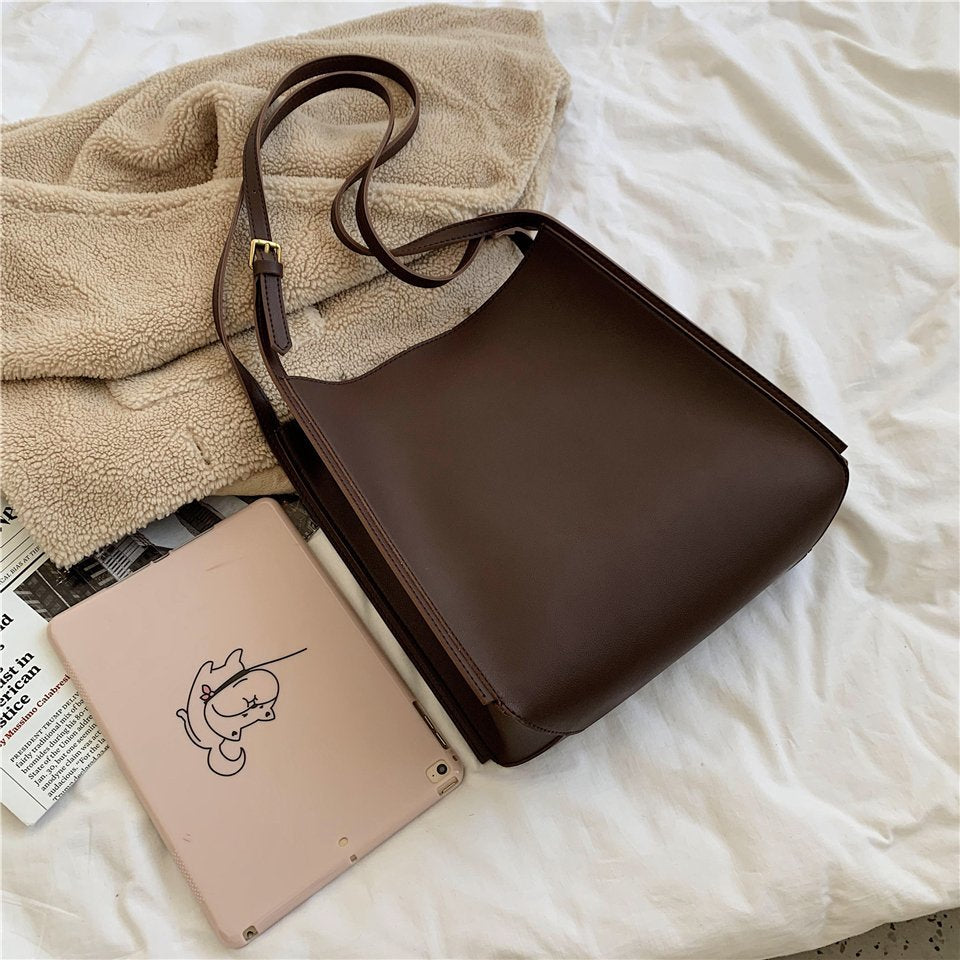 Alora Cuadrado Minimalist Crossbody Tote